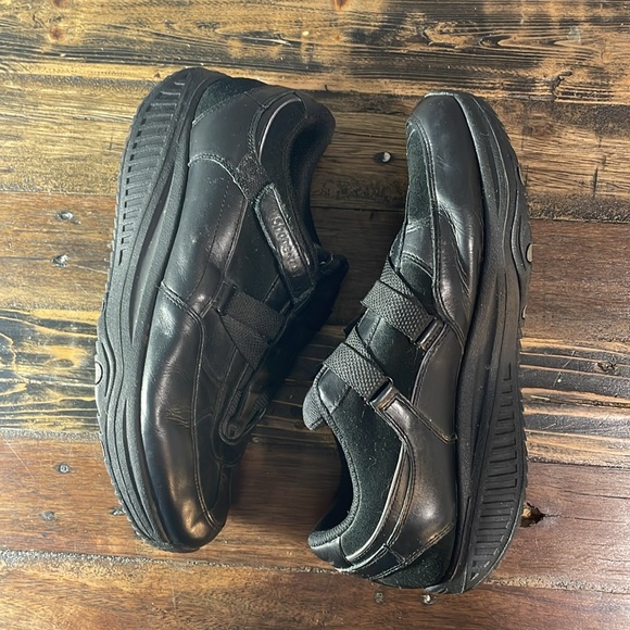 Sketchers Shape Ups women’s size 10 black leather - Picture 6 of 17